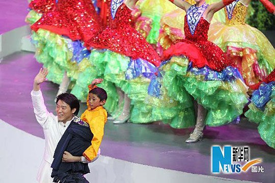两名地震孤儿登台？你们想什么呢！？